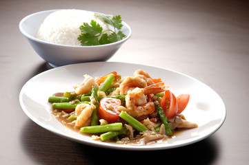 Shrimp Stir Fried with Steam Rice