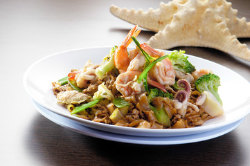 fried rice noodles with Seafood