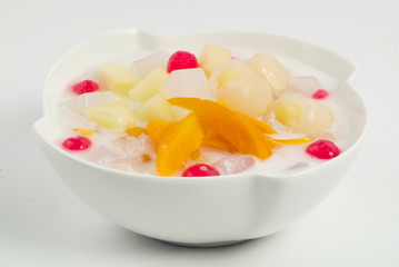 Shaved Ice dessert with Fresh fruits