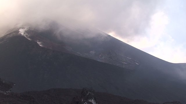 Attivit&agrave; eruttiva di tipo stromboliano
