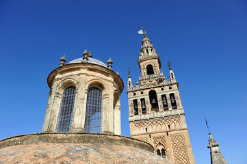 Fototapeta na wymiar Latarnia Prawdziwe kaplica, katedra i Giralda, Sevilla, Hiszpania