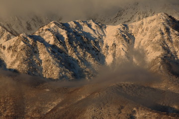 朝焼けの山並み