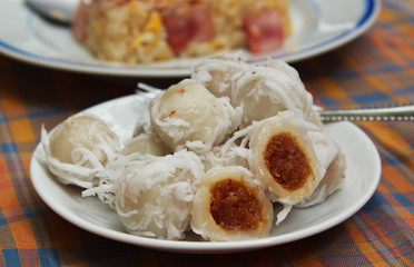 Khanom Tom Daeng (Red Coconut Balls)