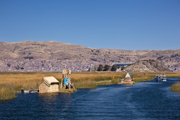 Uros floating islands - Titikaka Lake © berzina