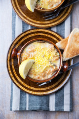 Sojaschnetze-Pilz-Ragout mit Sojakäse und Zitrone
