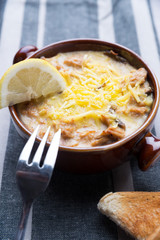 Veganes Ragout Fin mit Sojafleisch und pflanzlichem Käse