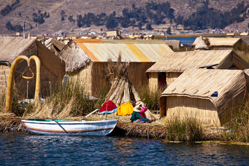 Uros floating islands - Titikaka Lake © berzina