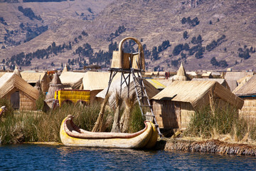 Uros floating islands - Titikaka Lake © berzina