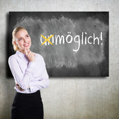 junge Geschäftsfrau motiviert sich selbst