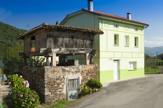 Spain, Asturias, Cornellana, horreo - traditional barn