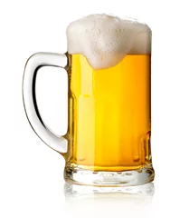 Selbstklebende Fototapete Bier Becher mit Bier