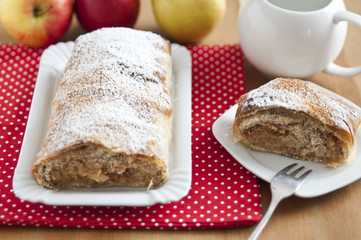 Apfelstrudel