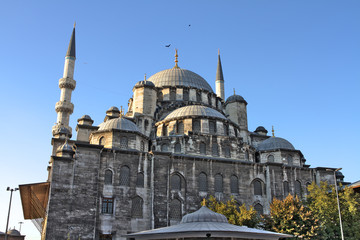 Fototapeta na wymiar Yeni Mosque