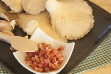 Spanish Ham with raw mushrooms