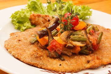 Schnitzel with vegetables