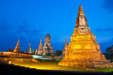 Fototapeta premium Wat Chaiwatthanaram at twilight, Ayutthaya, Thailand