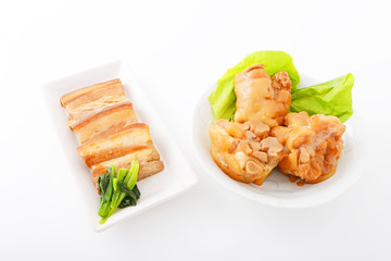 沖縄料理の足テビチと三枚肉