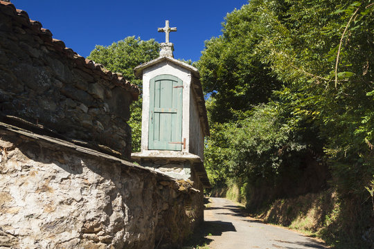Spain, Galicia, Melide, horreo - traditional barn