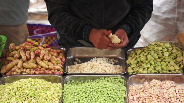 Maize Peeling Loja Market