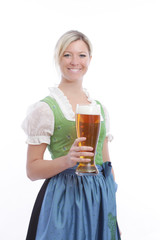 H&uuml;bsche Frau im Dirndl