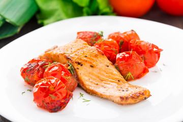 Salmon with roasted tomatoes