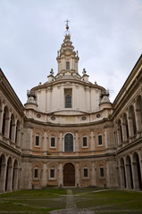 Fototapeta na wymiar Kościół S. Ivo alla Sapienza w Rzymie