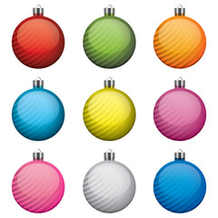 Bombki świąteczne, różne kolory i wzory, izolowane na białym tle