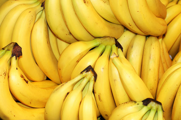 fruit bananas on store shelves