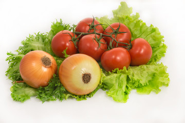 Fresh green salad, onion and tomatoes