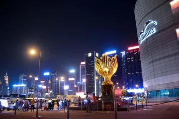 Zelfklevend Fotobehang Golden Bauhinia Square in Hong Kong © byeolsan