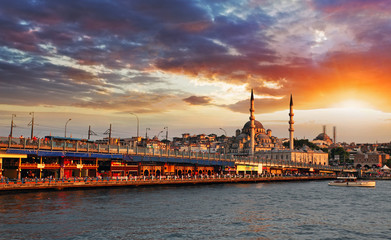Fototapeta premium Stambuł o zachodzie słońca, Turcja