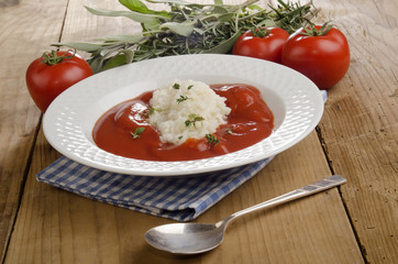 tomato soup with rice and thyme