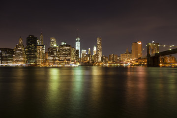 Fototapeta na wymiar New York City Skyline w nocy