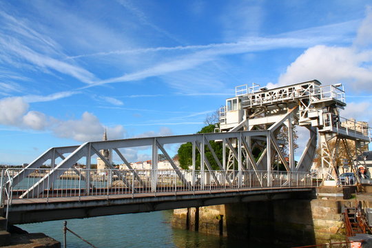 Pont levant du gabut
