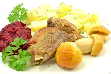 żeberka z grzybami,buraczkami i ziemniakami © robert6666