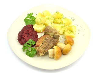 żeberka z grzybami,buraczkami i ziemniakami