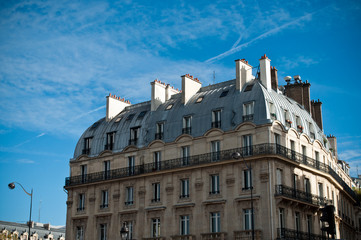 Plakat immeuble parisien