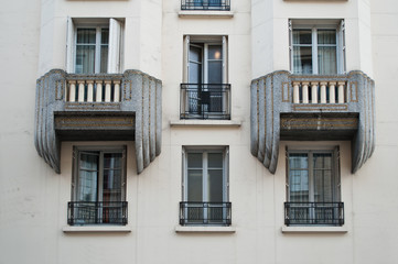 Obraz premium fenêtres immeuble art déco