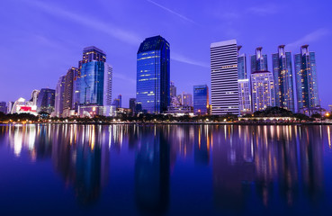 Fototapeta na wymiar Bangkok in the night with building