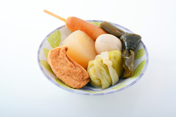 お皿に入れたおでん