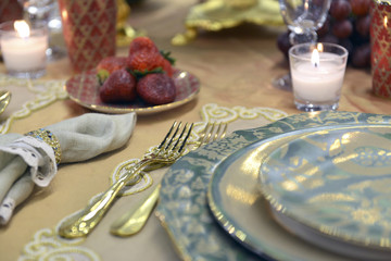 Luxury holiday place (table) setting