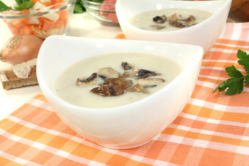 frische Kalbscremesuppe