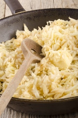 apple pieces are prepared for compote