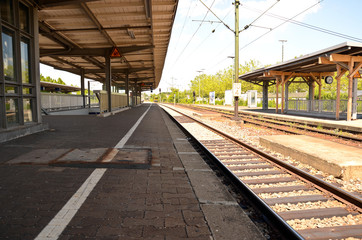 Fototapeta na wymiar Bahnsteig