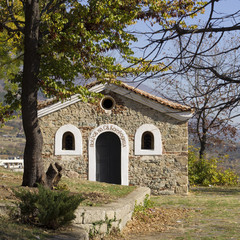Fototapeta premium Small orthodox chapel in the woods