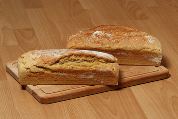 Selbst gebackenes Dinkelbrot