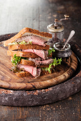 Roast beef sandwich with lettuce