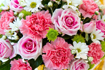 bunch of red and pink roses