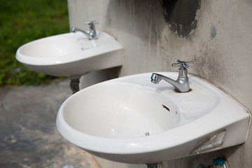 The old ceramic hand wash basin