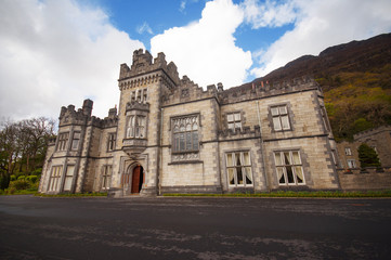Fototapeta premium Kylemore Abbey in Connemara mountains in Ireland